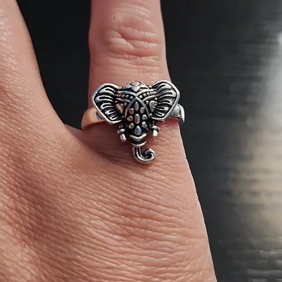 Silvertone Elephant Ring - Picture 3 of 4